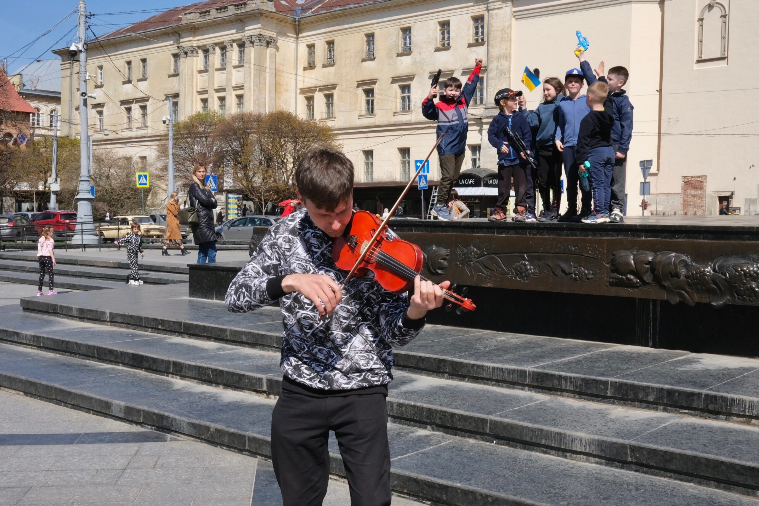 Ukraine Street Photography War Lviv Violin Player Boys With Guns